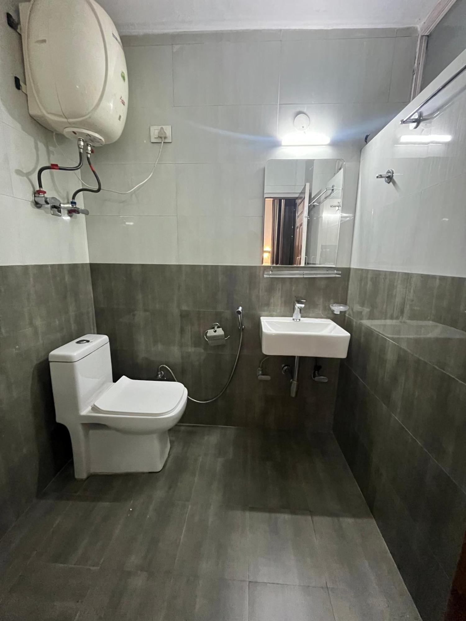 Hotel Premier Mall Road Manali 외부 사진